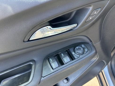 Certified 2023 Chevrolet Equinox RS FWD image 11