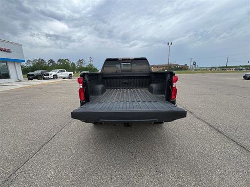 Used 2021 Chevrolet Silverado 1500 LT Trail Boss w/ Convenience Package II AWD/4WD image 4