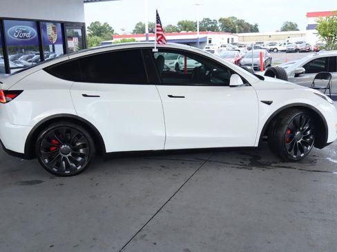 Used 2022 Tesla Model Y Performance AWD/4WD image 4