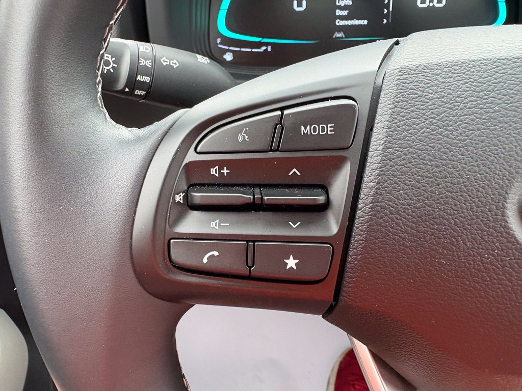 Used 2024 Hyundai Venue SEL FWD image 18