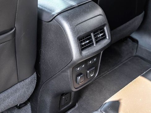 Used 2018 Chevrolet Equinox Premier FWD image 21