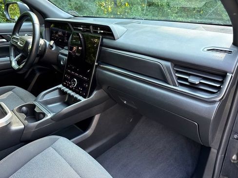 Used 2025 GMC Terrain Elevation AWD/4WD image 29