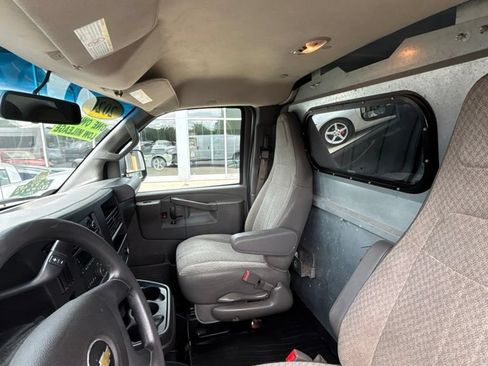 Used 2020 Chevrolet Express 2500 Extended RWD image 13