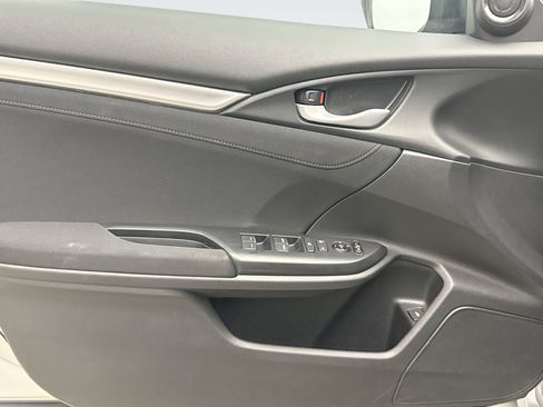 Used 2019 Honda Civic EX image 9