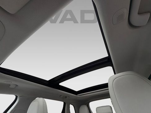 Used 2020 Jeep Cherokee Limited image 6