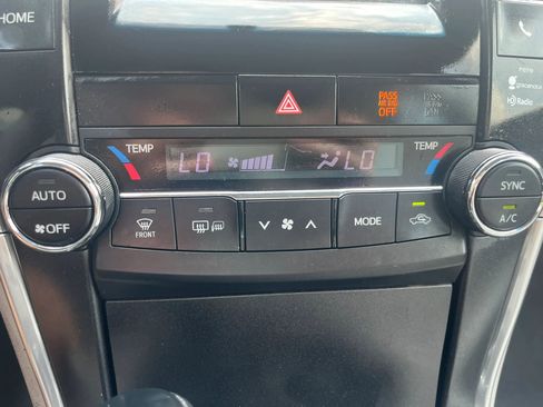 Used 2015 Toyota Camry XLE FWD image 21