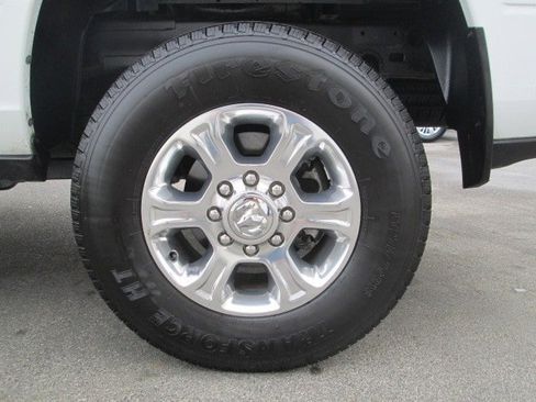 Used 2024 RAM 2500 Big Horn AWD/4WD image 9