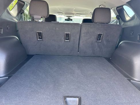 Used 2025 Chevrolet Blazer LT FWD image 25