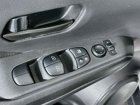 Used 2021 Nissan Kicks S FWD image 15