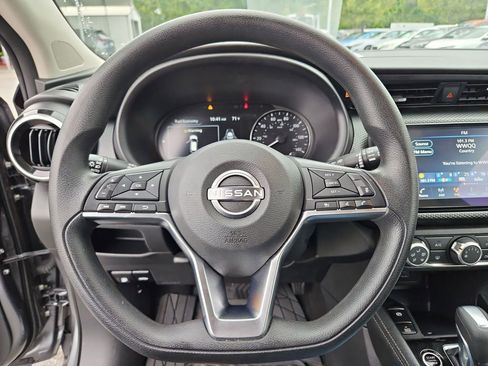 Used 2024 Nissan Kicks SV image 10