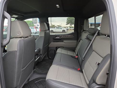 New 2026 Chevrolet Silverado 1500 ZR2 AWD/4WD image 9