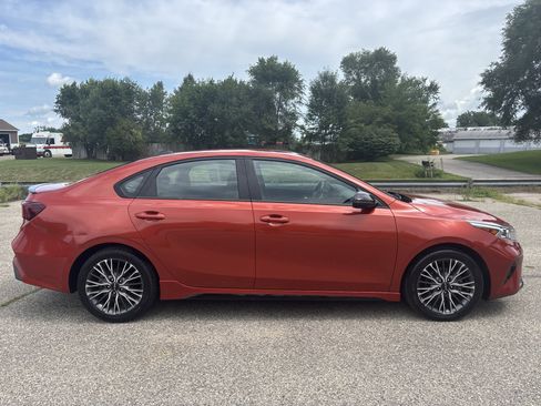 Used 2023 Kia Forte GT-Line FWD image 2