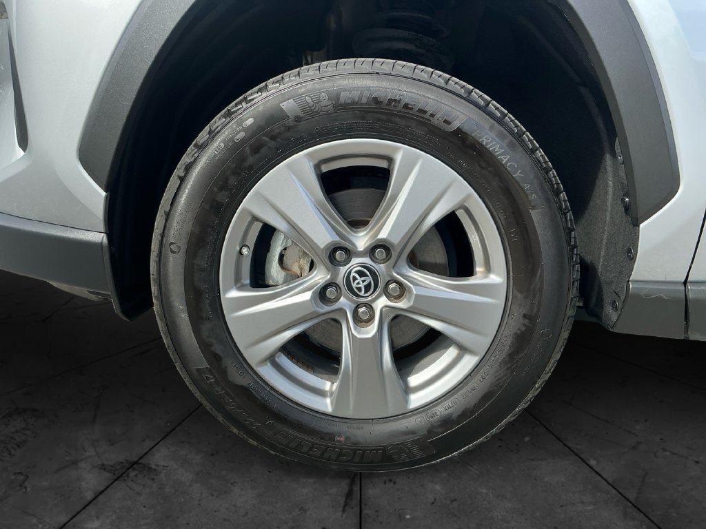 Used 2024 Toyota RAV4 LE AWD/4WD image 15