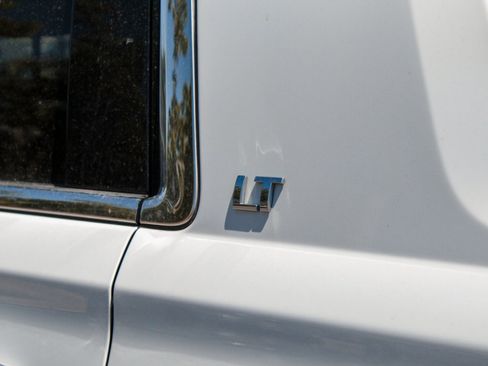Used 2019 Chevrolet Tahoe LT AWD/4WD image 9