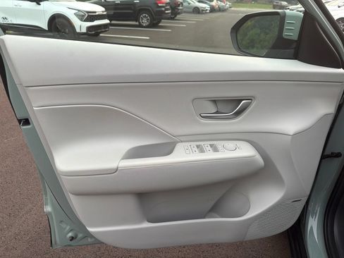 Used 2024 Hyundai Kona Limited AWD/4WD image 8