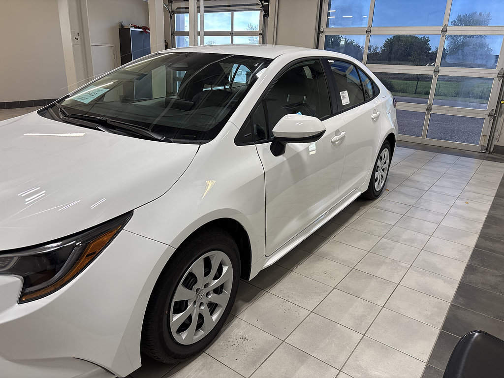 New 2027 Toyota Corolla LE FWD image 2