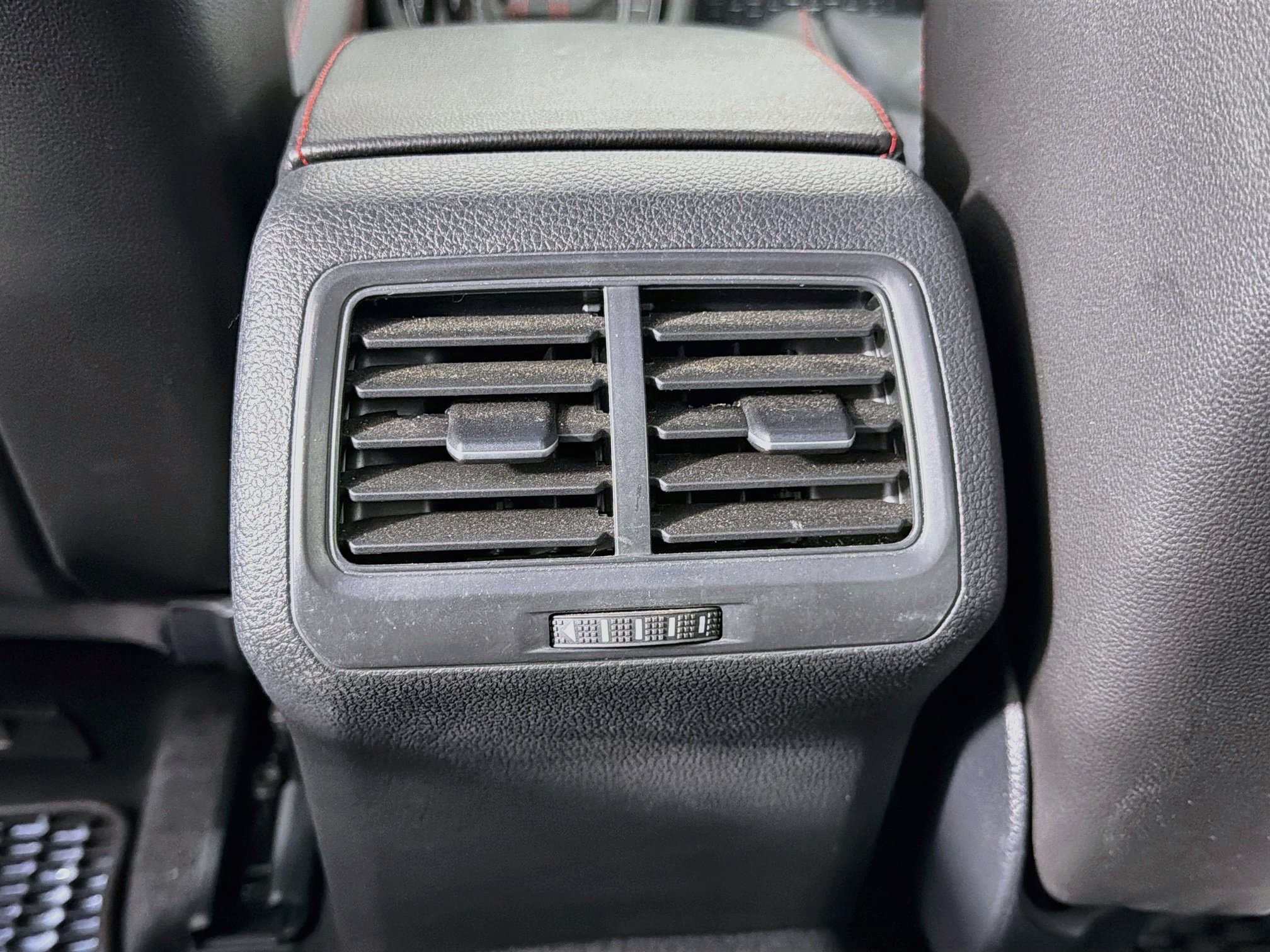 Used 2019 Volkswagen GTI SE FWD image 27
