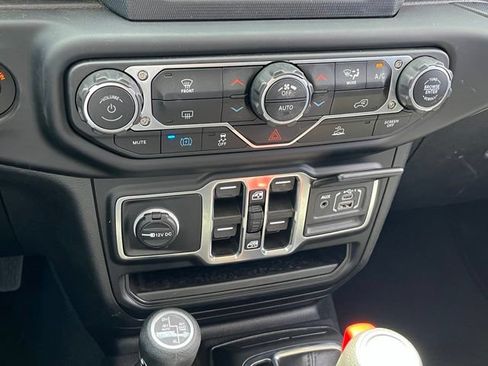 Used 2023 Jeep Wrangler Unlimited AWD/4WD image 20