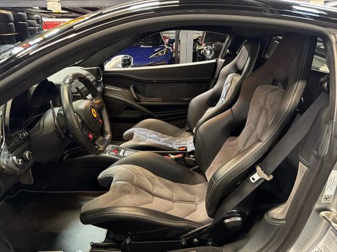 Used 2013 Ferrari 458 Italia Coupe RWD image 27