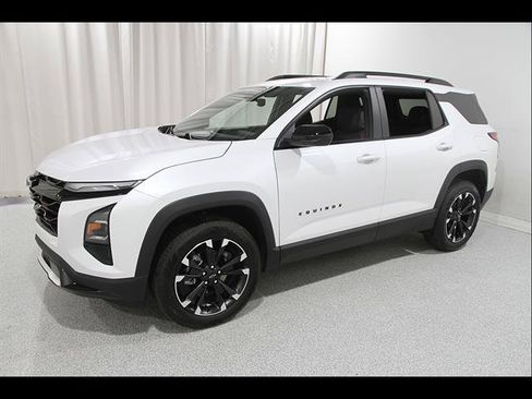 Used 2025 Chevrolet Equinox RS w/ Convenience Package III FWD image 3