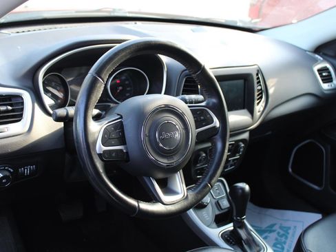 Used 2019 Jeep Compass Latitude w/ Popular Equipment Group image 9