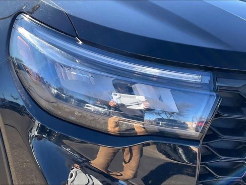 Used 2025 Ford Explorer ST-Line image 27