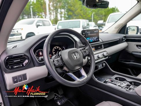 Used 2023 Honda Pilot Touring image 19