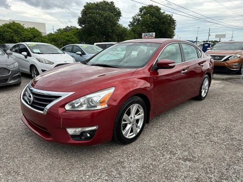 Used 2013 Nissan Altima 2.5 SV w/ 2.5SV Convenience Pkg FWD image 3