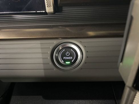 Certified 2025 GMC Hummer EV 2X image 19