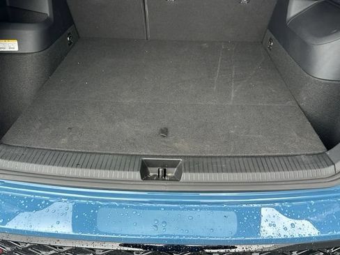 Certified 2025 Volkswagen Tiguan SE R-Line AWD/4WD image 18