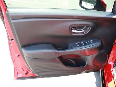 Certified 2024 Honda HR-V EX-L image 9