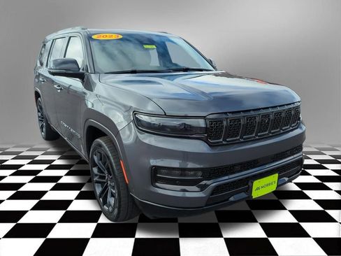 Used 2023 Jeep Grand Wagoneer Series III w/ Rear Seat Video Group 1 image 10