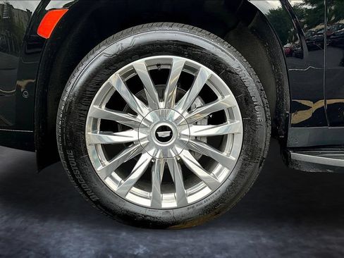 Used 2021 Cadillac Escalade Premium Luxury AWD/4WD image 34