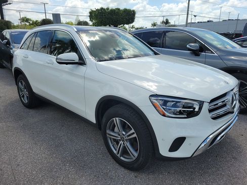 Certified 2022 Mercedes-Benz GLC 300 w/ Premium Package Lite image 2