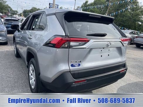 Used 2023 Toyota RAV4 LE AWD/4WD image 9