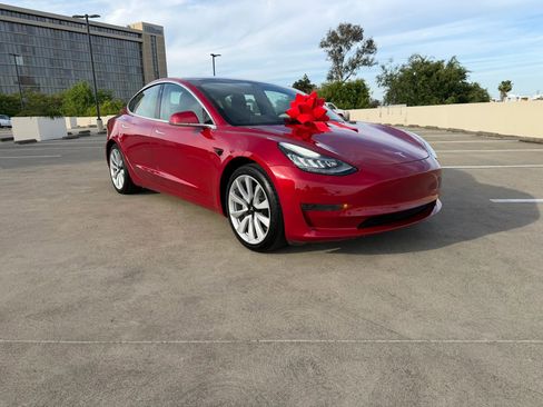 Used 2020 Tesla Model 3 Standard Range Plus RWD image 1