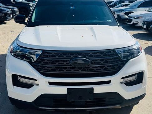 Used 2023 Ford Explorer XLT w/ Equipment Group 202A image 6