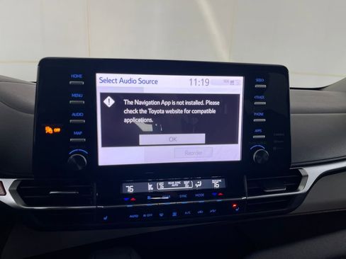 Used 2024 Toyota Sienna XLE image 64