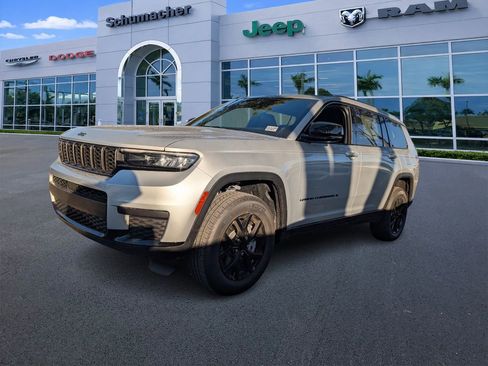 New 2025 Jeep Grand Cherokee L Laredo RWD image 3