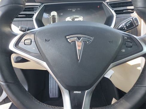 Used 2013 Tesla Model S Base image 21