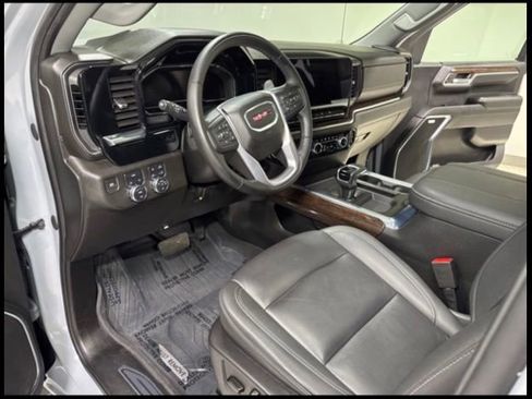 Used 2024 GMC Sierra 1500 Elevation w/ Elevation Premium Package AWD/4WD image 14