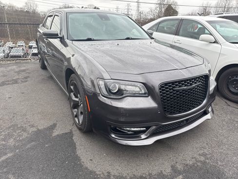 Used 2022 Chrysler 300 Touring L w/ Safetytec Plus Group image 5
