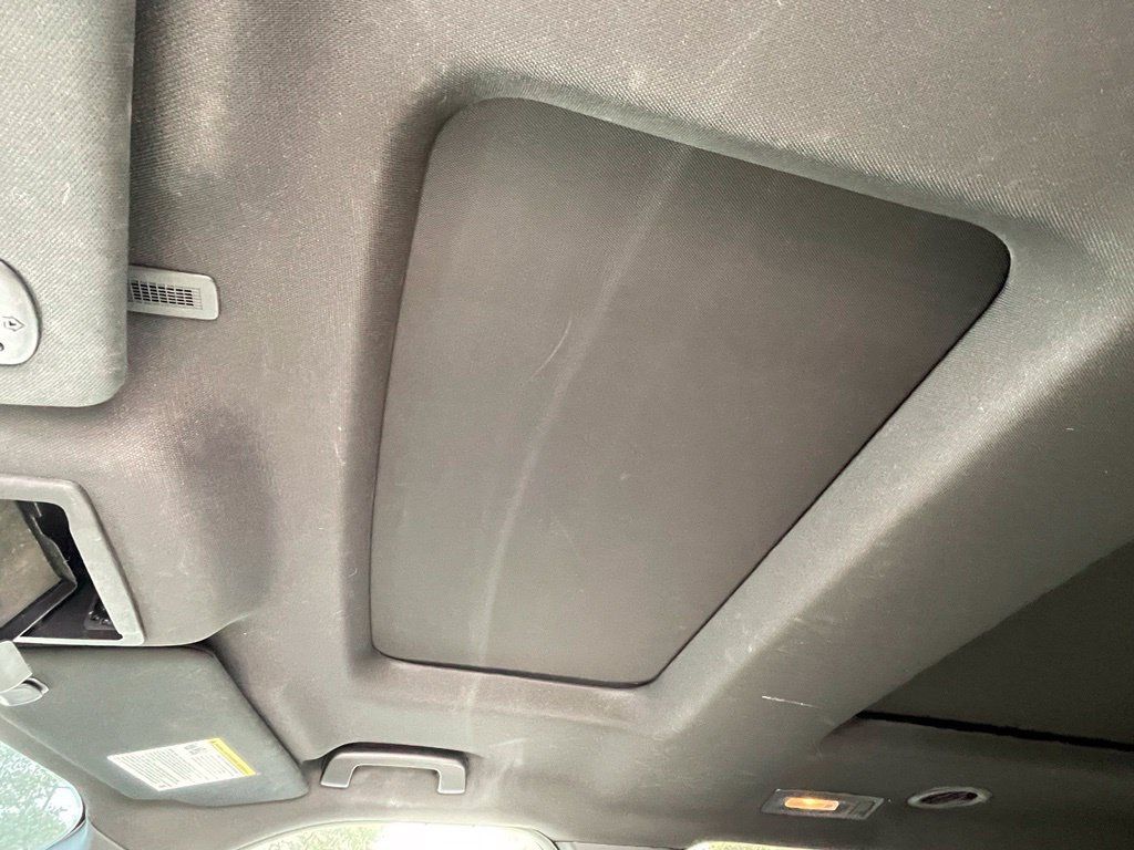 Used 2018 Ford Explorer Limited w/ Equipment Group 301A FWD image 19