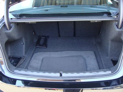 Used 2025 BMW 330i Sedan w/ M Sport Package image 40