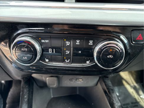 Used 2024 Chevrolet Trax LT w/ Driver Confidence Package image 19