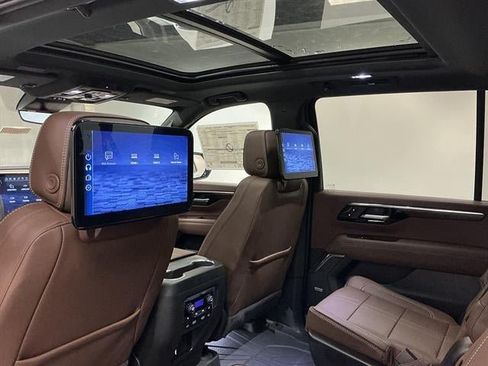 New 2026 Chevrolet Suburban High Country AWD/4WD image 27