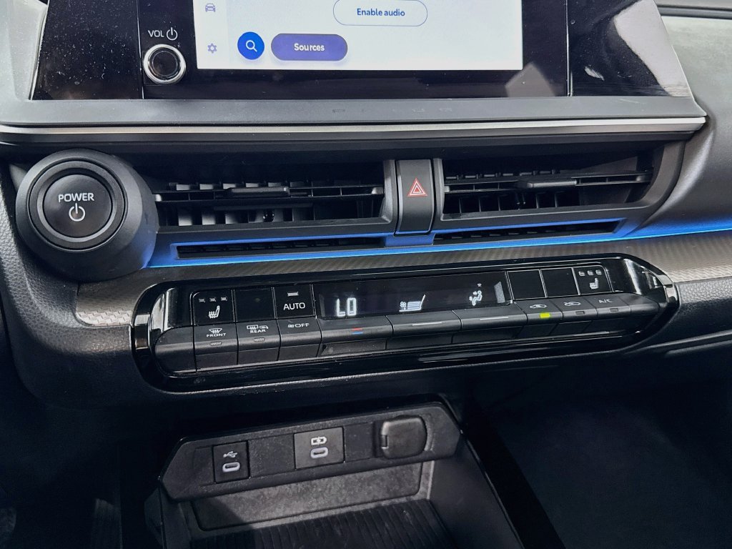 Used 2024 Toyota Prius XLE FWD image 20
