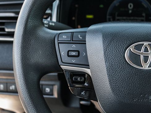 Used 2025 Toyota Camry LE FWD image 12