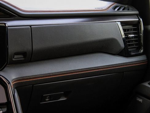 Used 2024 GMC Sierra 1500 AT4 w/ Technology Package image 17