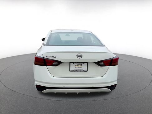 Used 2025 Nissan Altima 2.5 SV image 12